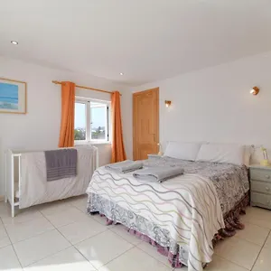 https://casa-blanca-tias-35571.in-canary-islands.com
