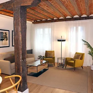 https://apartamento-premium-en-pleno-casco-viejo-de-bilbao.sansebastianhotels.net